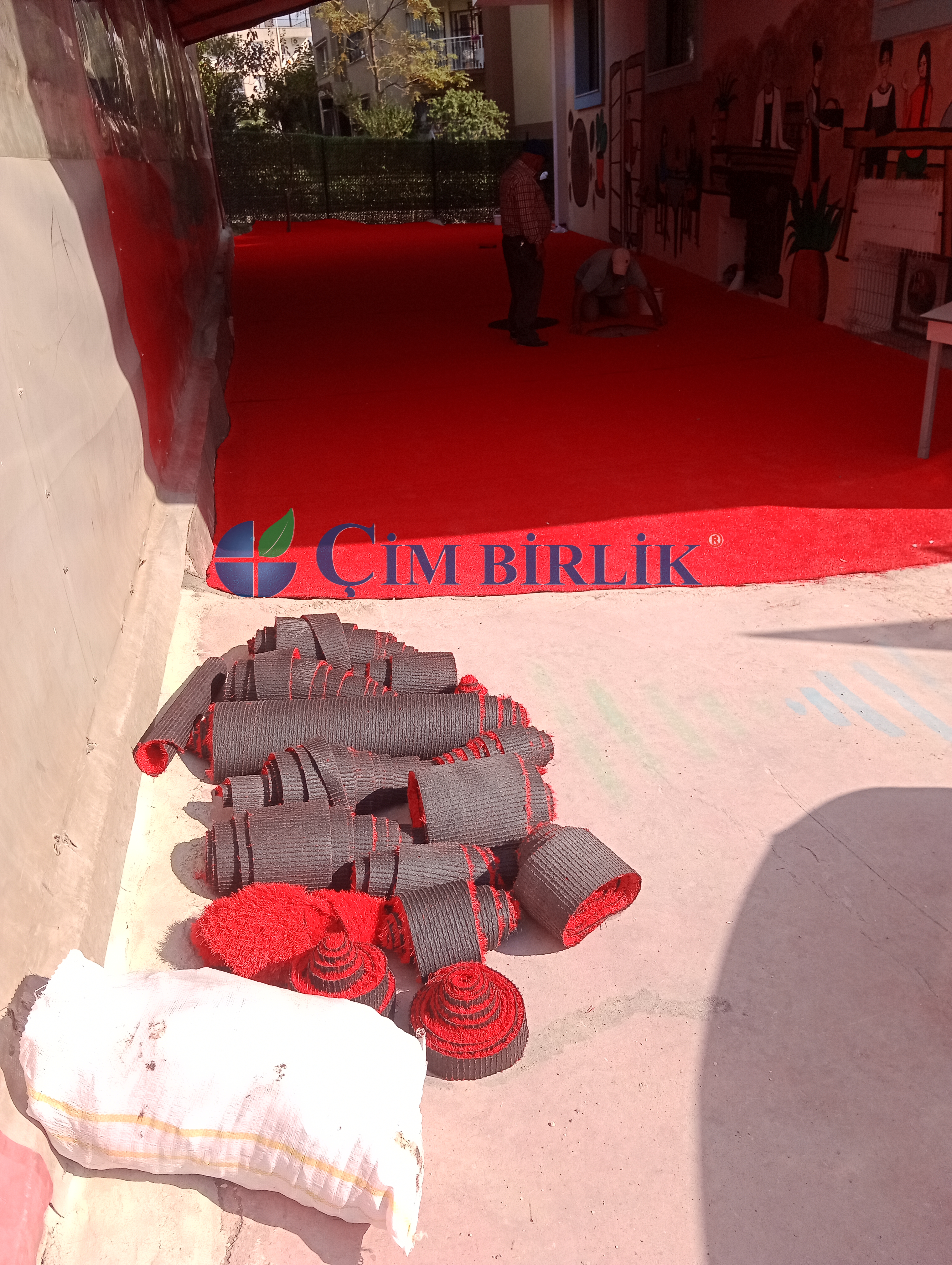 Kolej Bahçesi – Kırmızı Çim